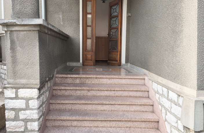 APPARTEMENT T4 dans maison - AUXONNE — photo 2
