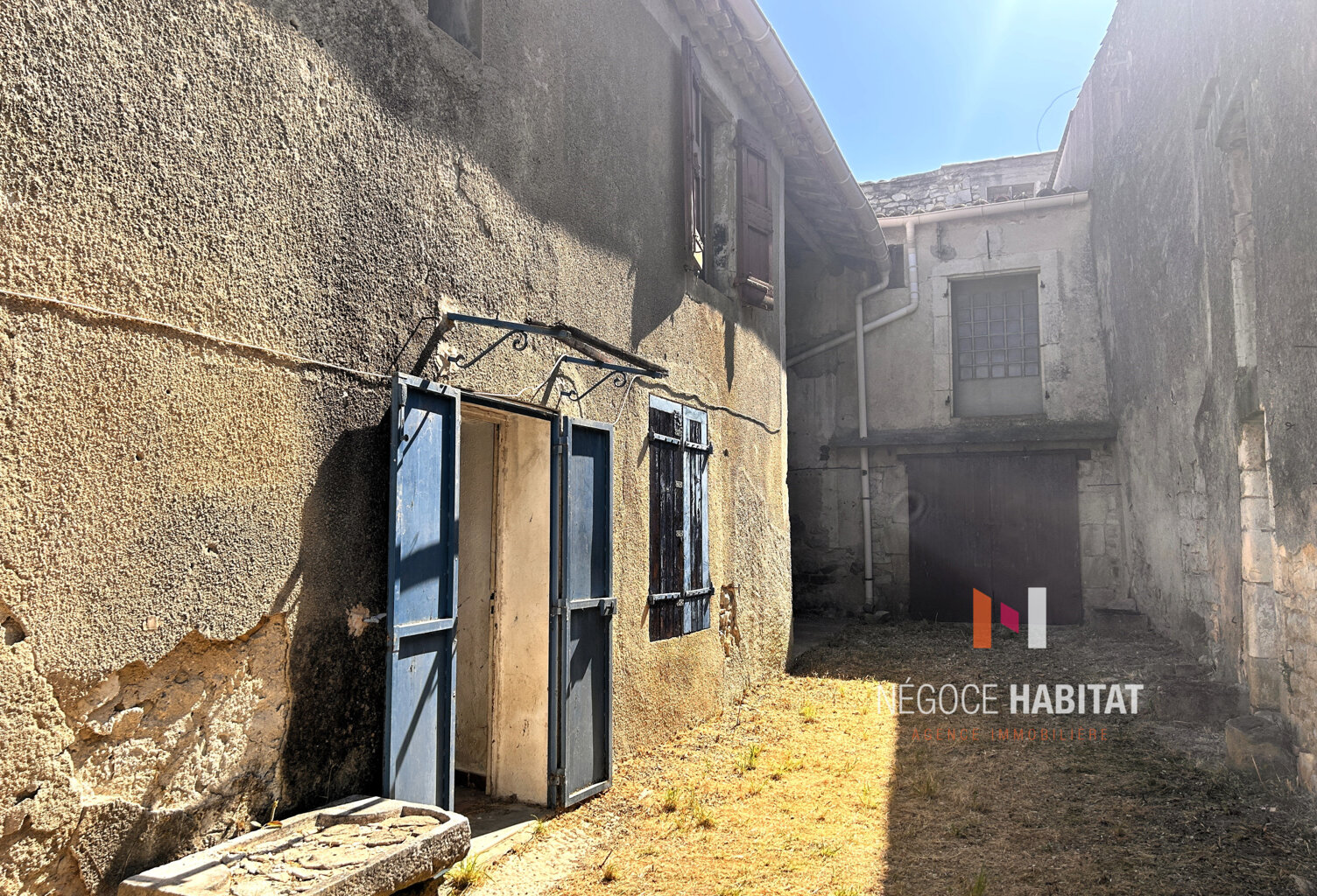 ENSEMBLE IMMOBILIER A RENOVER — photo 1