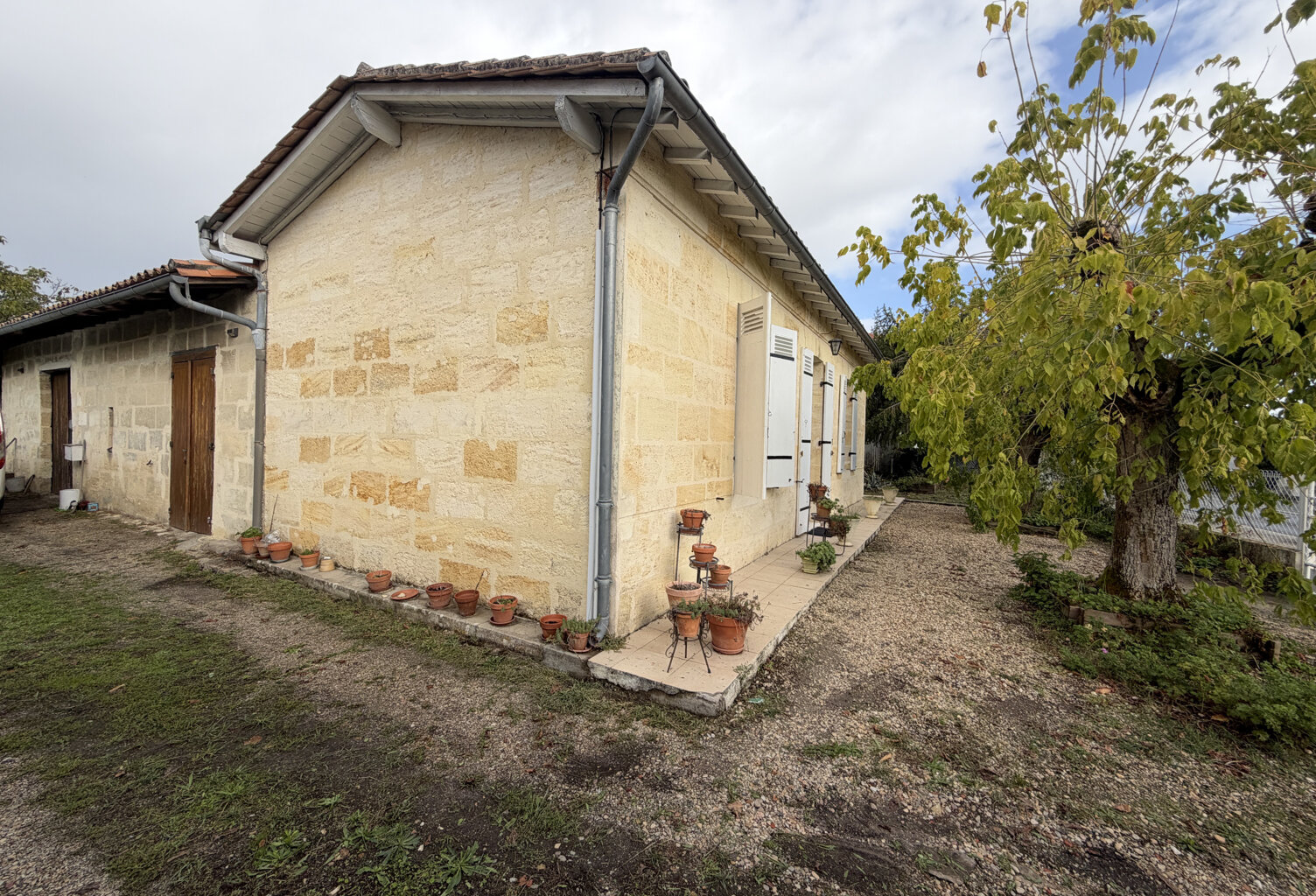 Charme de l'Ancien : Maison en Pierre avec jardin - 2 Chais — photo 1