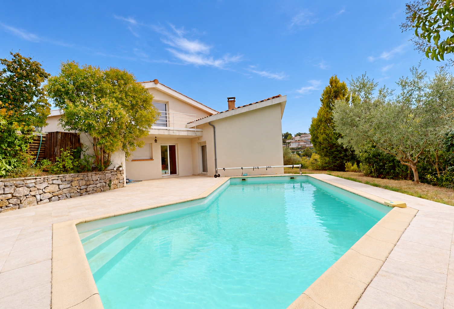 Maison 5 pièces de 152 m2 avec jardin, piscine et double gar — photo 1