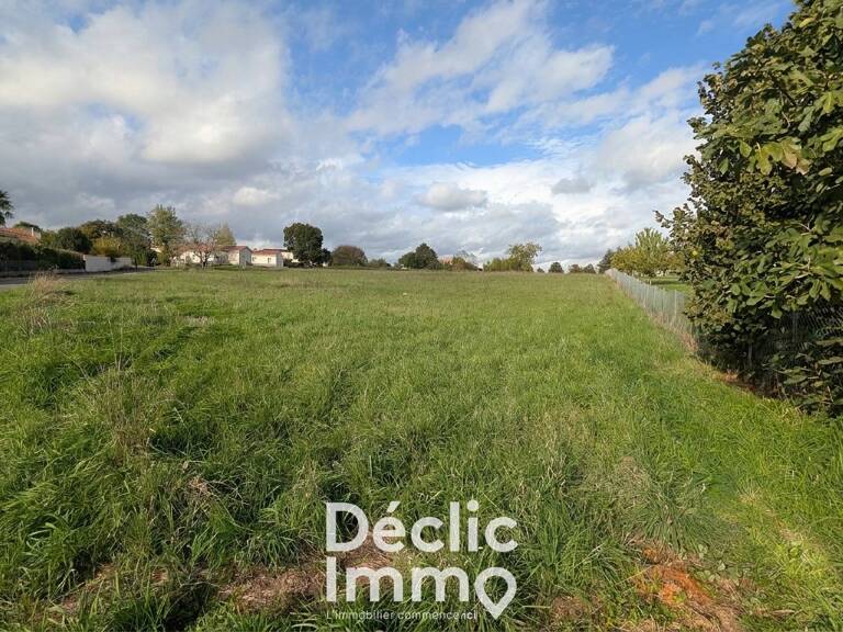 Terrain constructible 700m² Linars — photo 1