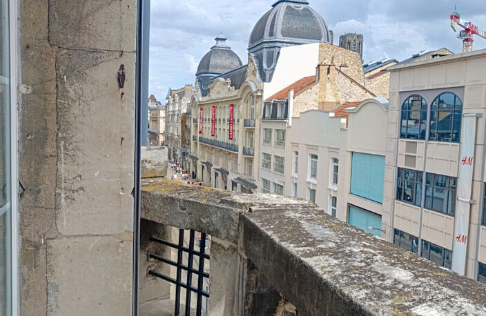 REIMS- HYPER CENTRE- RUE DE VESLE — photo 3