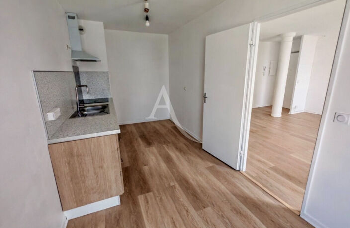 T3 72m² + PARKING SS-SOL - CERGY SAINT CHRISTOPHE — photo 4