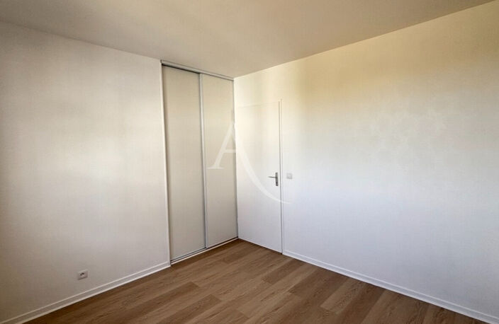 T3 72m² + PARKING SS-SOL - CERGY SAINT CHRISTOPHE — photo 5