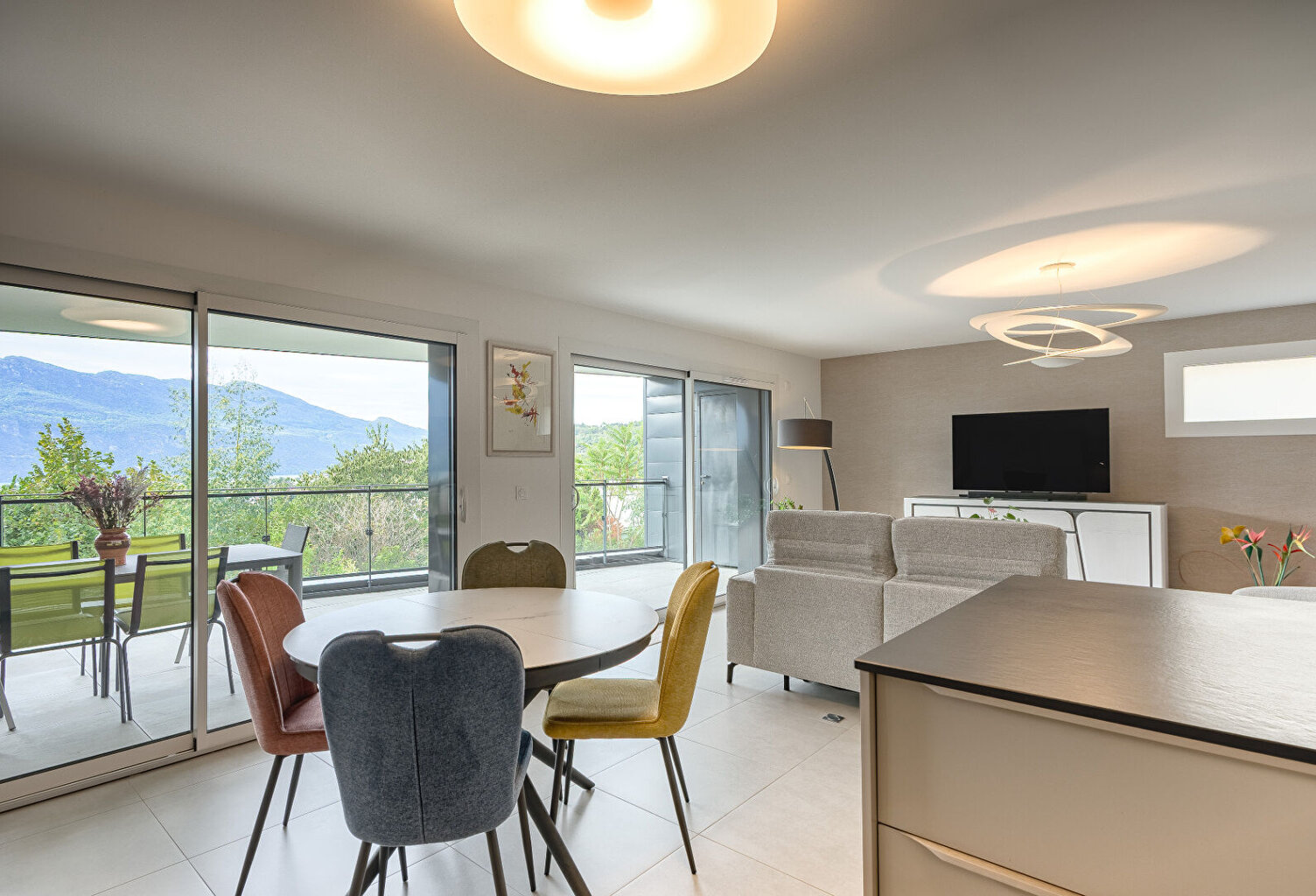 Appartement T4 de 96 m² avec terrasse, garage double et cave — photo 1