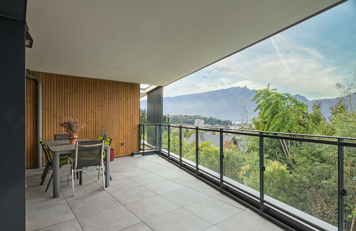 Appartement T4 de 96 m² avec terrasse, garage double et cave — photo 2