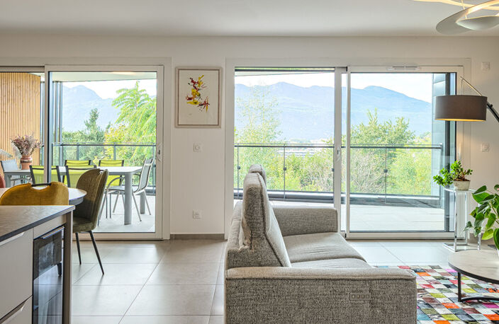 Appartement T4 de 96 m² avec terrasse, garage double et cave — photo 3
