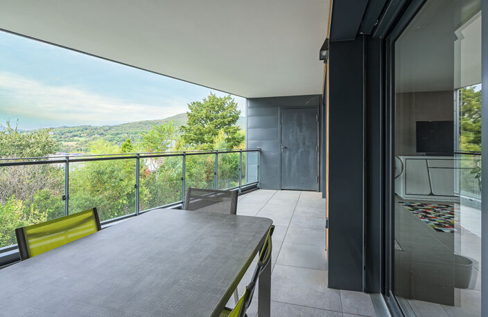 Appartement T4 de 96 m² avec terrasse, garage double et cave — photo 4