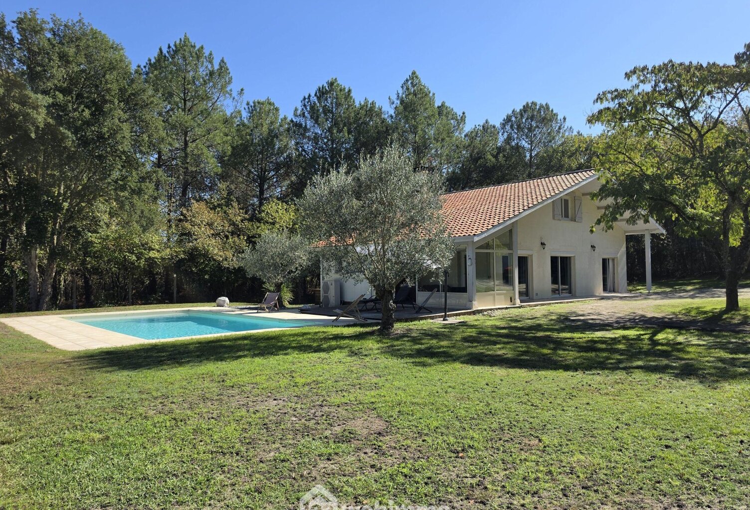 Maison - 155m² - Le Pian-Médoc — photo 1