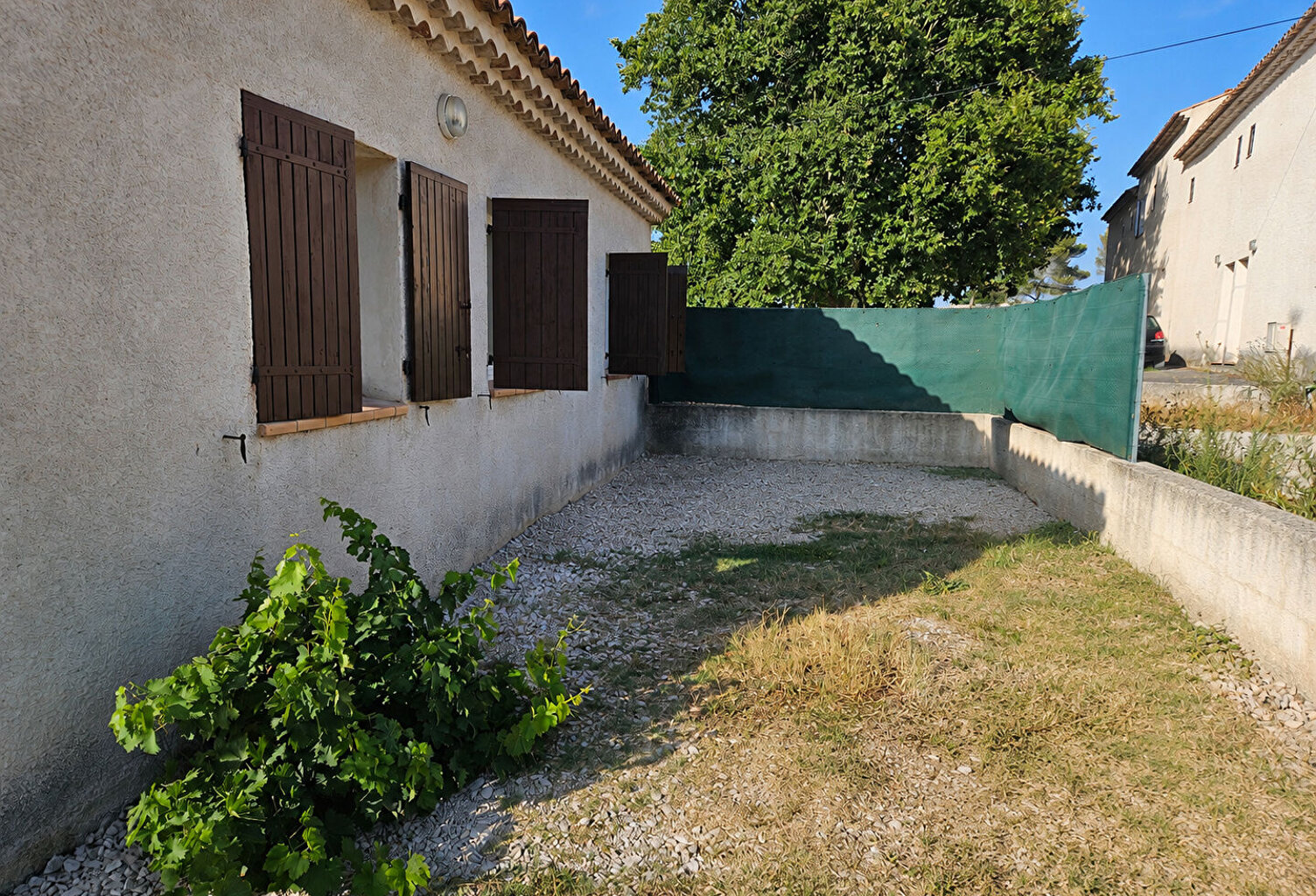 Appartement T3 - campagne jardinet et parking — photo 1