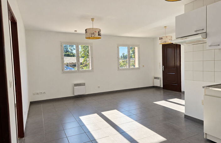 Appartement T3 - campagne jardinet et parking — photo 2