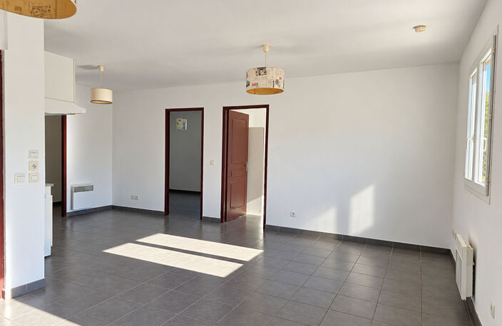 Appartement T3 - campagne jardinet et parking — photo 3