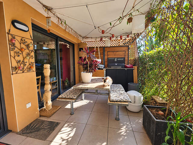 Aix en Pce - Appartement RECENT de 3 pièces, 63 m2 en RDJ + parking — photo du bien