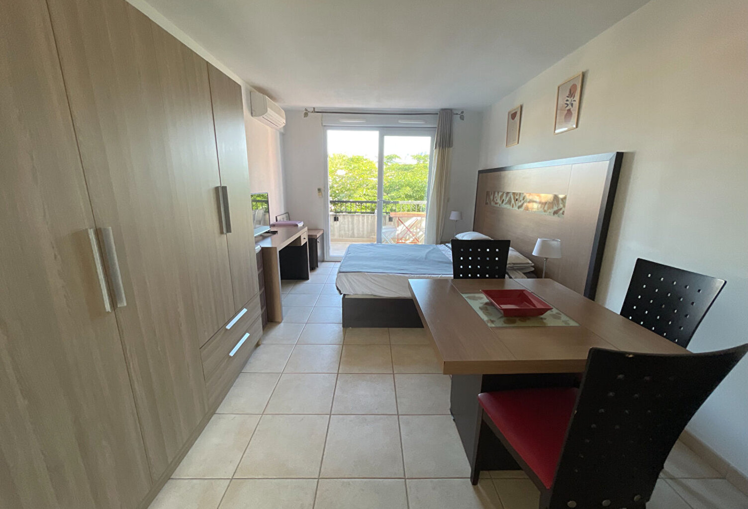 Rousset, rue francis perrin - T1 avec terrasse - — photo 1
