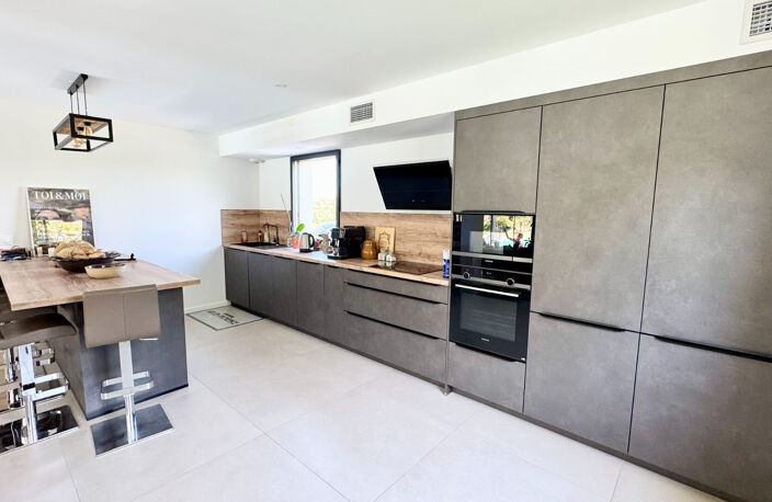 CRUYES  PISCINE 175M² AIX NORD — photo 5