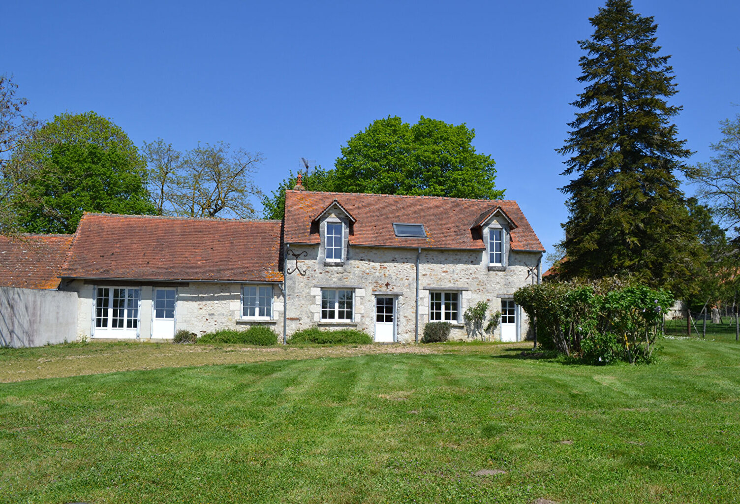 FERMETTE RENOVEE A LA CAMPAGNE — photo 1