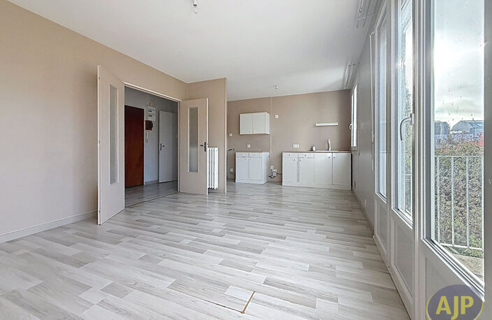 T2 DERNIER ETAGE ST HERBLAIN — photo 2