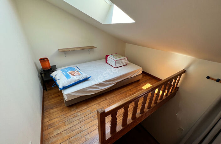 Appartement meublé Reims  T1 BIS + MEZZANINE — photo 4