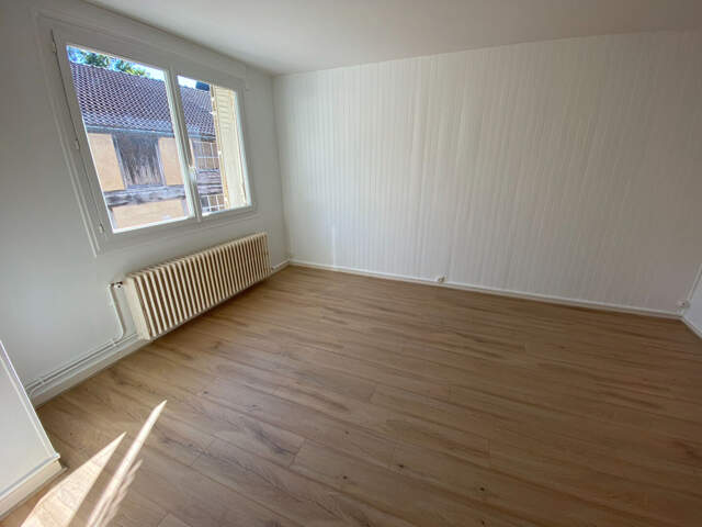Appartement Aubigny Sur Nere 1 pièce(s) 28 m2 — photo du bien