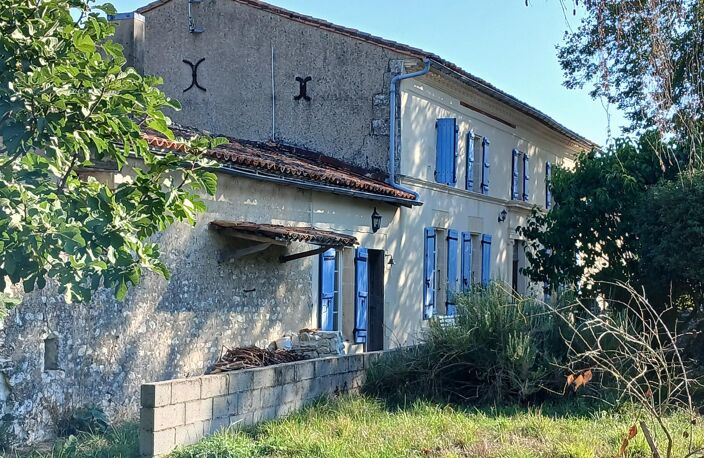 spacieuse charentaise et ses grandes dépendances — photo 4