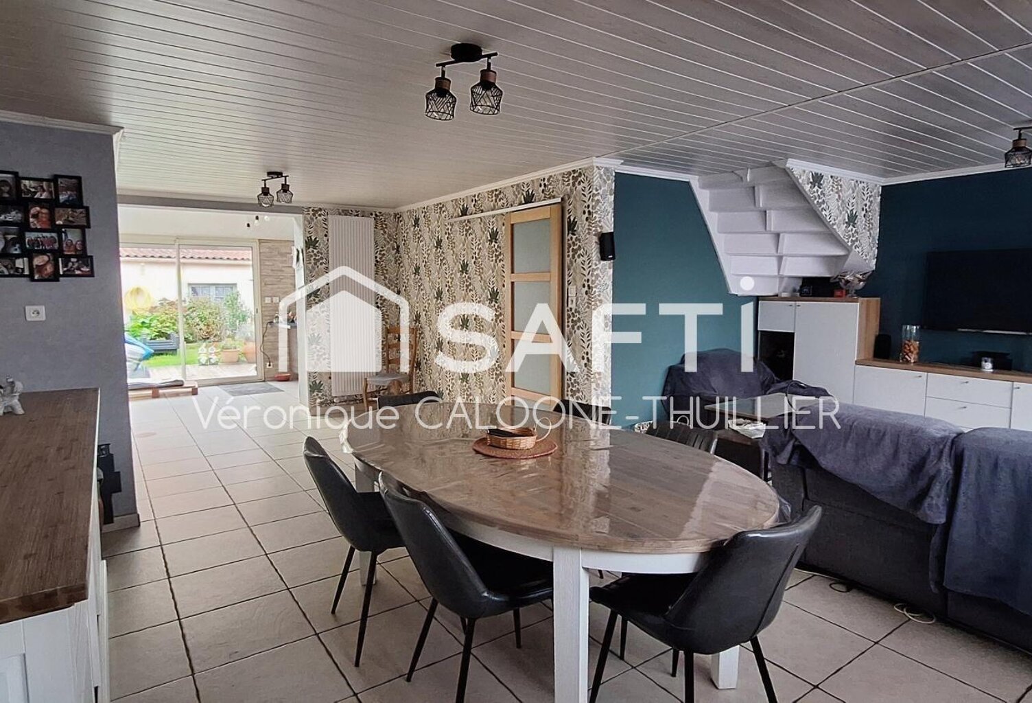 Maison familiale  avec jardin et garage — photo 1