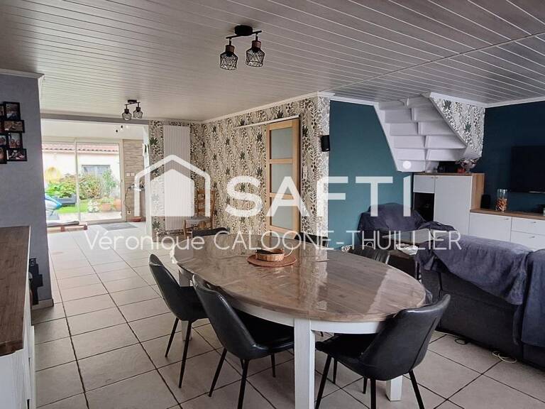 Maison familiale  avec jardin et garage — photo 1