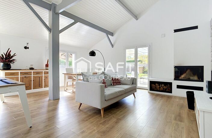 MAISON FAMILIALE RÉNOVÉE AVEC GOÛT AVEC PISCINE DANS ENVIRONNEMENT CALME — photo 4