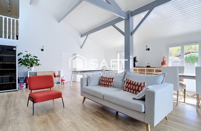 MAISON FAMILIALE RÉNOVÉE AVEC GOÛT AVEC PISCINE DANS ENVIRONNEMENT CALME — photo 5