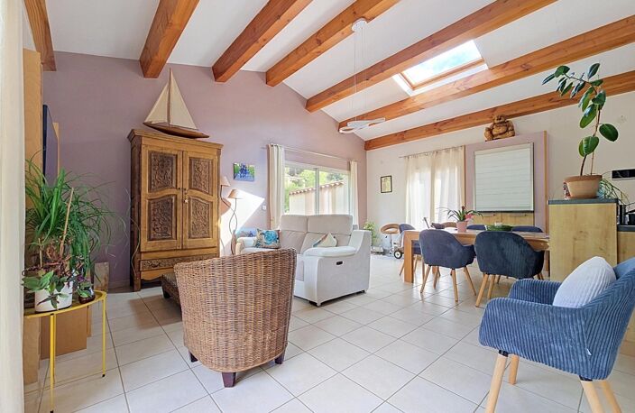 Une superbe villa contemporaine de 170 m² avec accès privé à la rivière, sur 2 288 m² de terrain. — photo 3