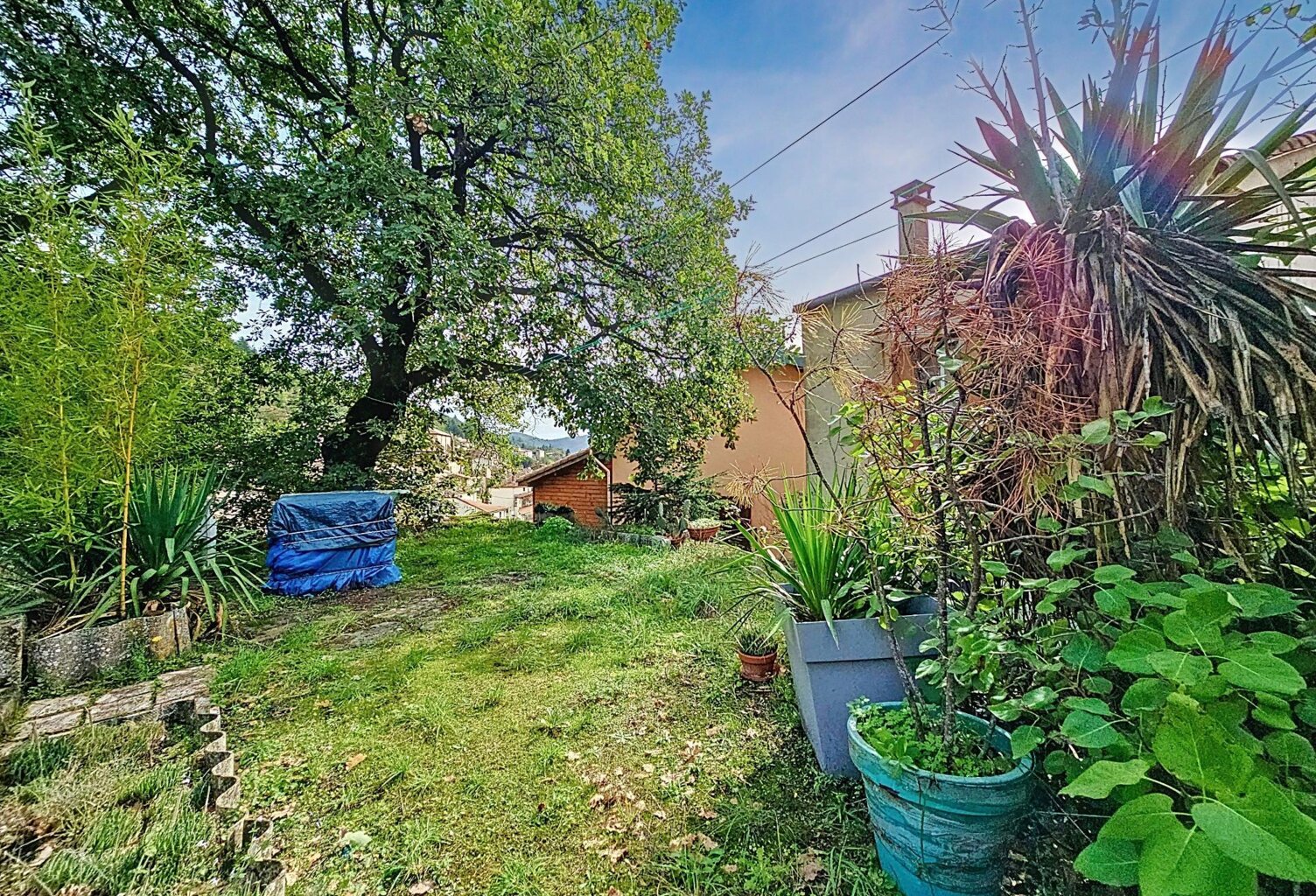 Maison de village avec jardin de 2000m² et vue panoramique  Graissessac — photo 1