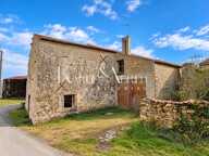 Beau potentiel pour cette maison en pierre à rénover ! — photo 2