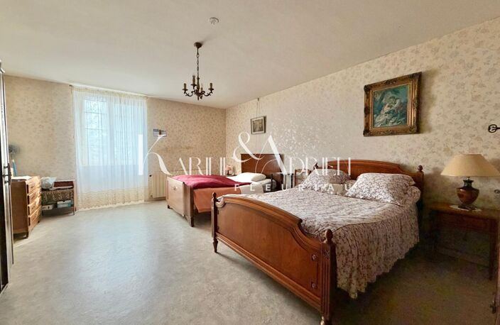 Beau potentiel pour cette maison en pierre à rénover ! — photo 5