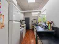 Bâtiment professionnel indépendant 481 m² avec cour et sous-sol — photo 3