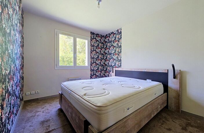 Une agréable villa de plain-pied avec piscine, garage et jardin dans un quartier calme de Bédarieux. — photo 5