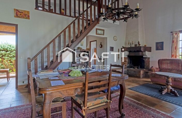 Maison à rénover avec beau potentiel, garage et grand sous-sol — photo 4