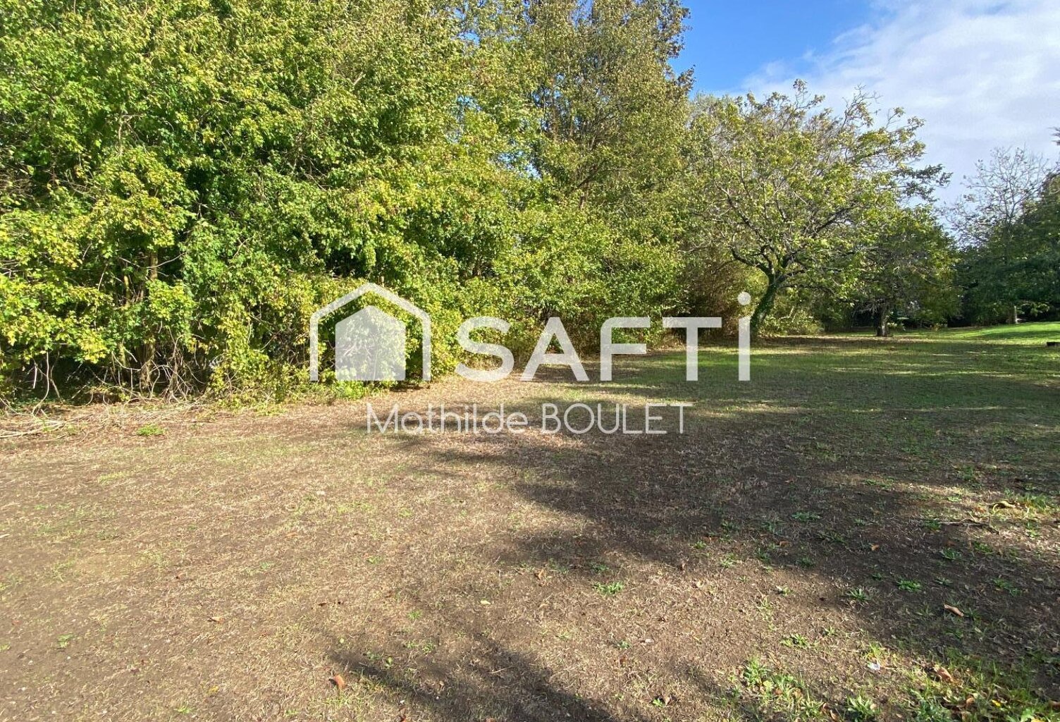 Terrain constructible non viabilisé — photo 1
