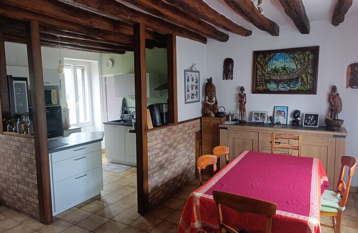 À VENDRE  Maison de 155 m² habitables + 80 m² à rénover, 6 chambres, double garage et terrain supplémentaire de 1 000 m²  THIZAY (36100) — photo 3