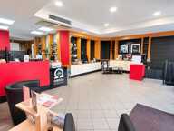 Pont-de-Chéruy Centre, local commercial 100 m² — photo 2