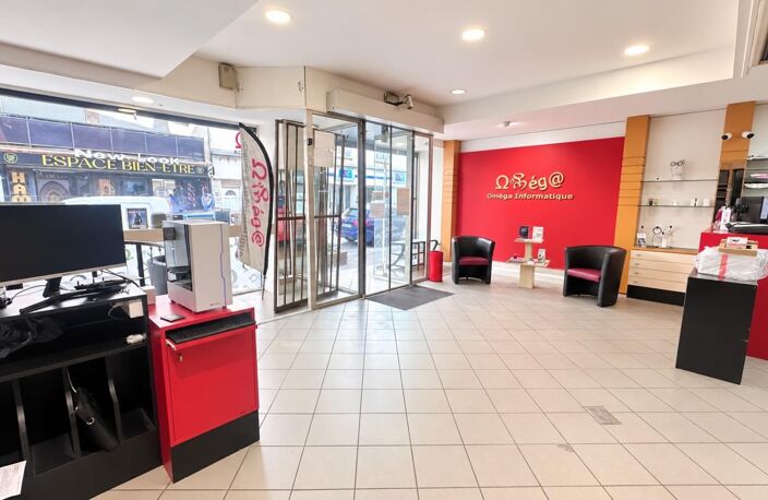 Pont-de-Chéruy Centre, local commercial 100 m² — photo 3
