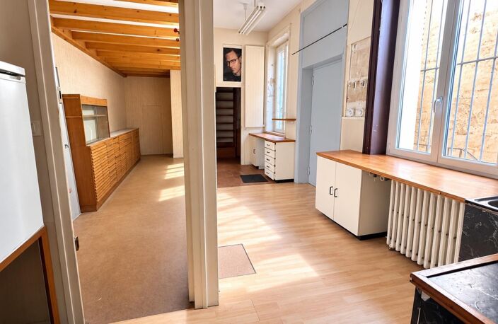Pont-de-Chéruy Centre, local commercial 100 m² — photo 5