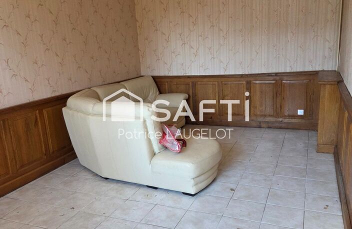 Maison 2 chambres avec garage et beau potentiel — photo 4