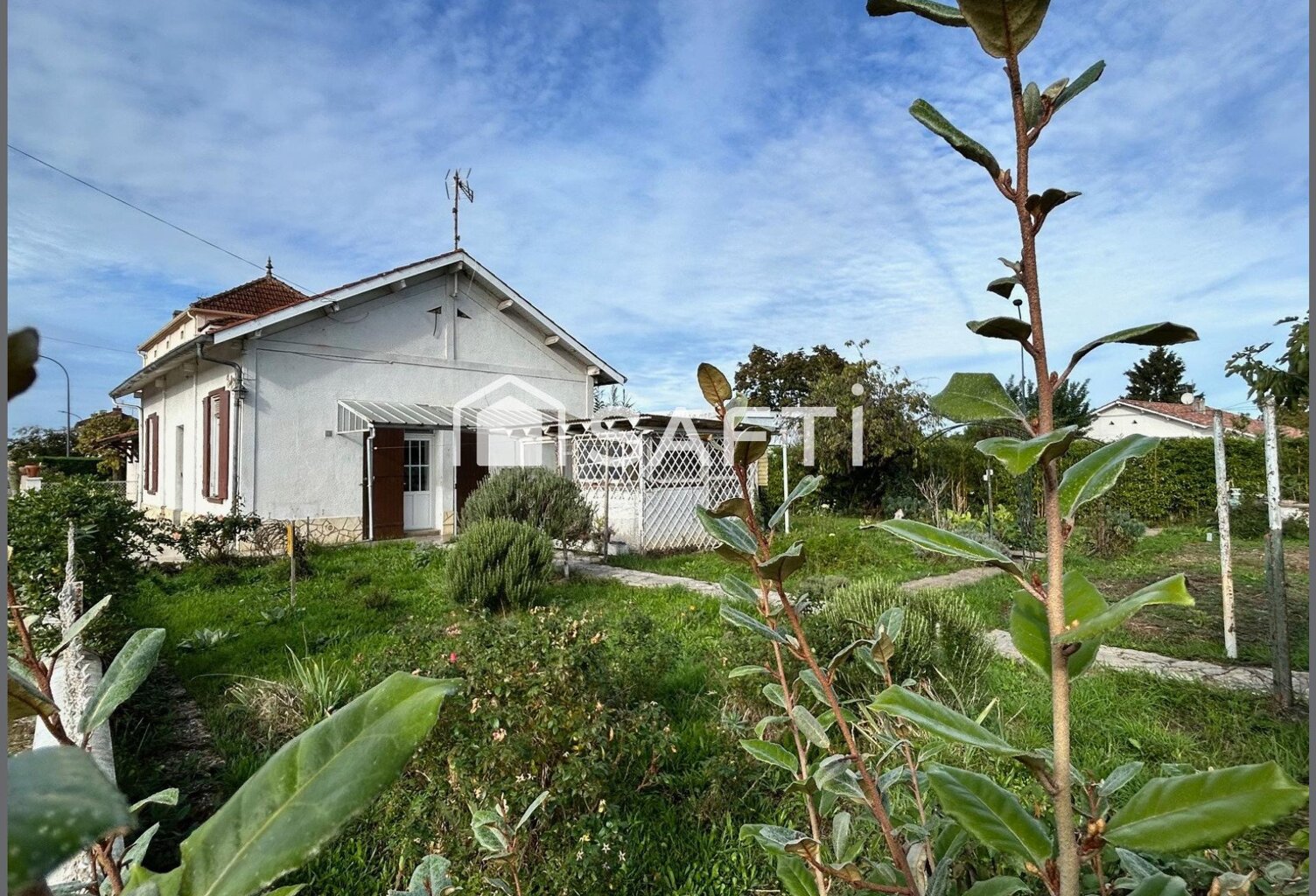 Maison rénovée, 3 chambres, jardin et garage — photo 1
