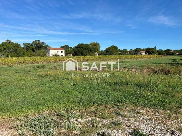 Terrain constructible — photo du bien