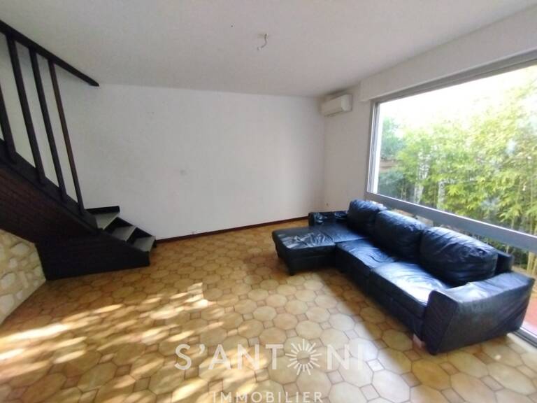 Villa — photo 1