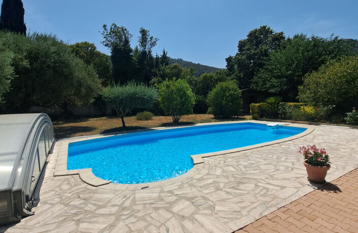 MAISON DE 186 M2 AVEC T2 INDÉPENDANT, PISCINE ET TERRAIN DE — photo 3