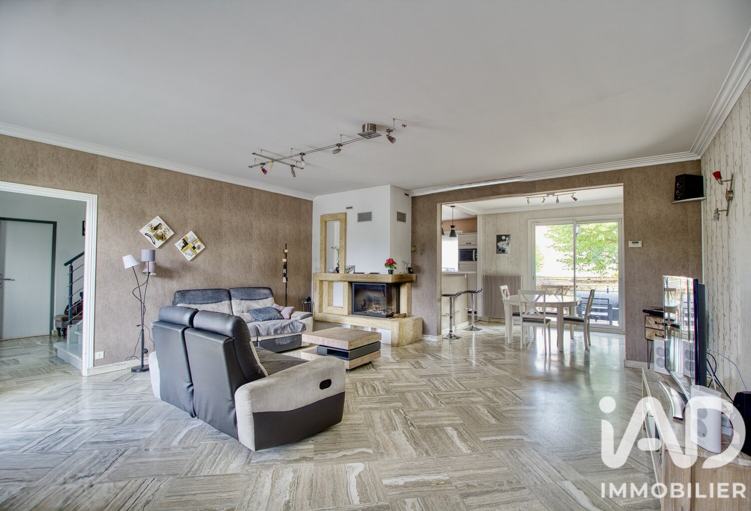 Vente Maison/villa 8 pièces — photo 1