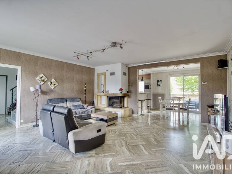Vente Maison/villa 8 pièces — photo 1