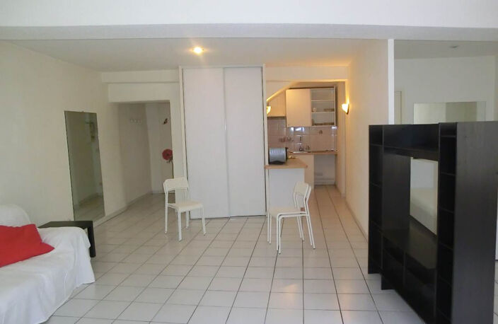 2P+C  MEUBLE - 9 RUE DES CLERCS — photo 2