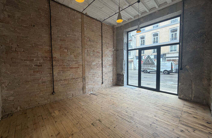 Local Commercial 42 m2 — photo 3