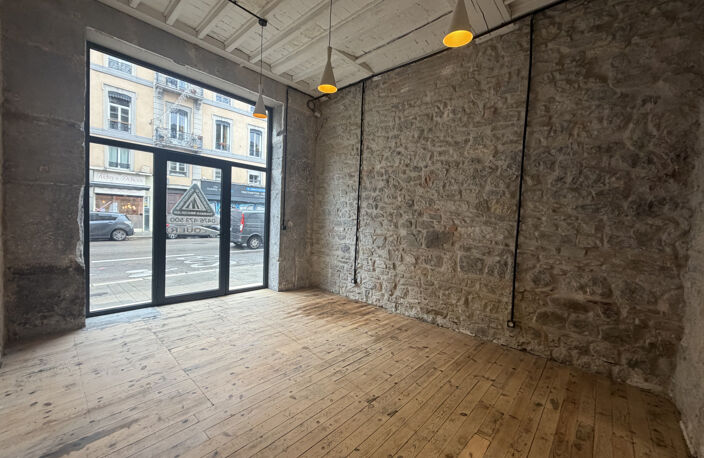 Local Commercial 42 m2 — photo 4